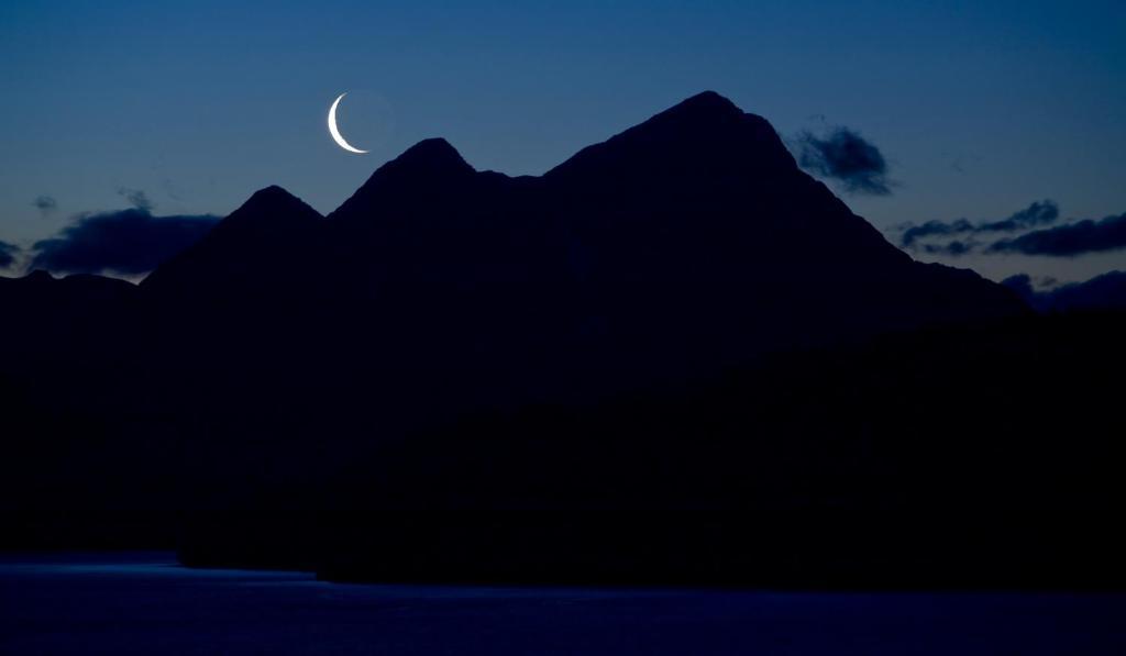 Classic Double  Room with lake view,1498571104:JPEG