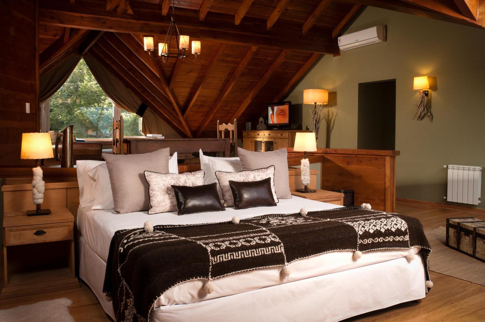 Penthouse Suite,850312634:JPEG